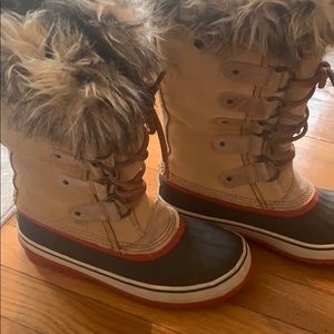 Sorel Joan of arctic boots